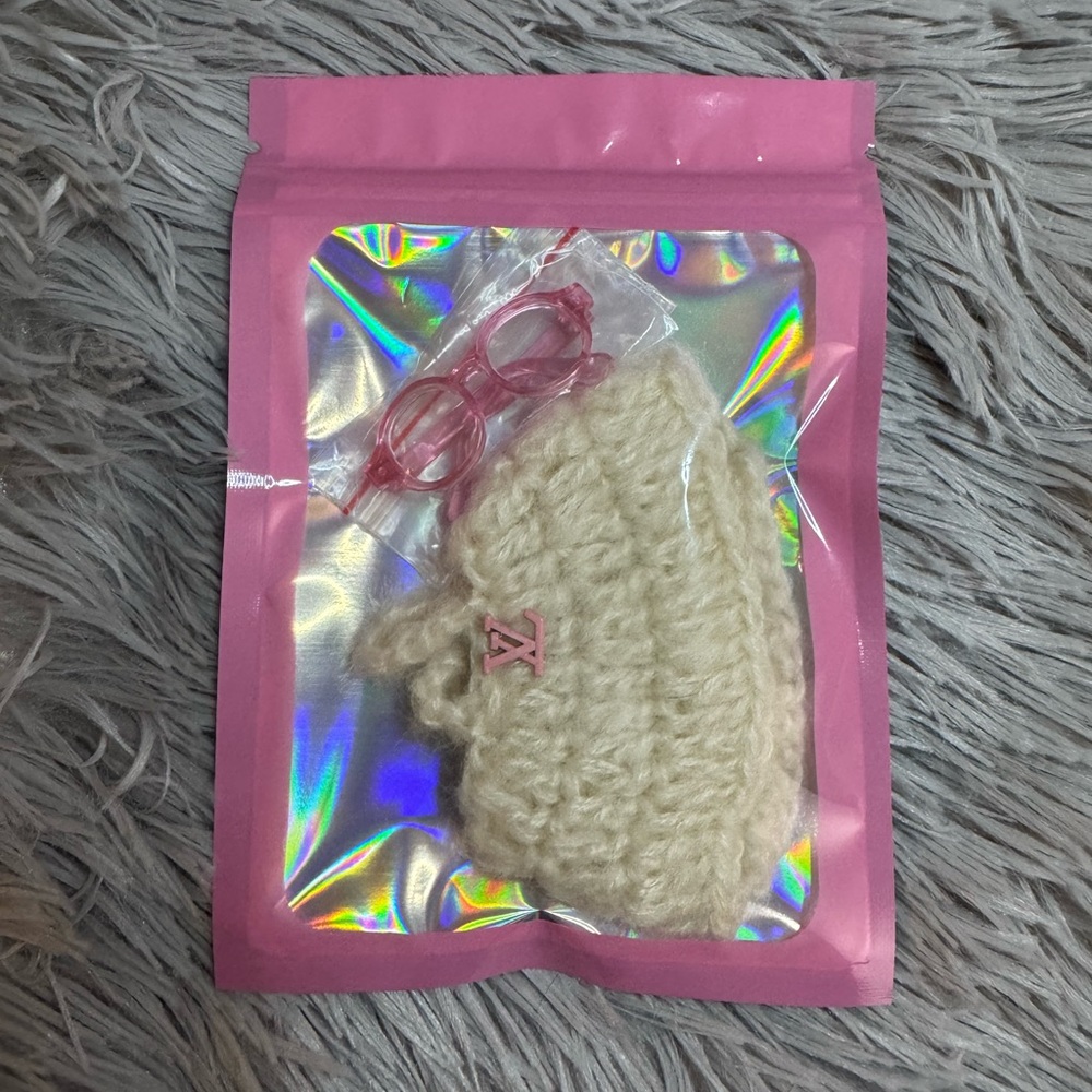 LABUBU V4 Pin for Love Outfits- Mini Cream Knit LV 2pc Set